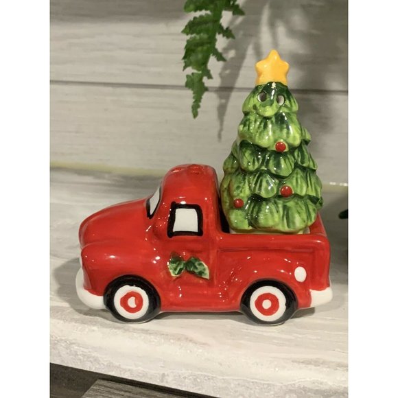 Red Pickup Truck With Christmas Tree Holiday Decor Salt & Pepper Shaker Set D5 - Picture 6 of 7